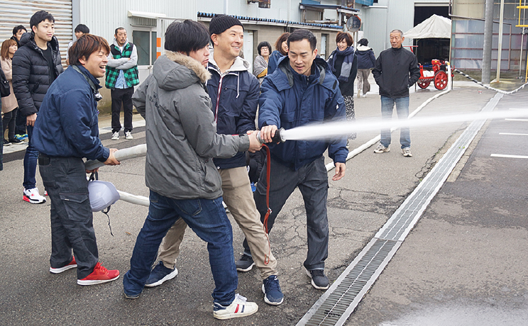 11月16日 恒例のBBQと消防訓練 (株式会社 田中商店と合同)
